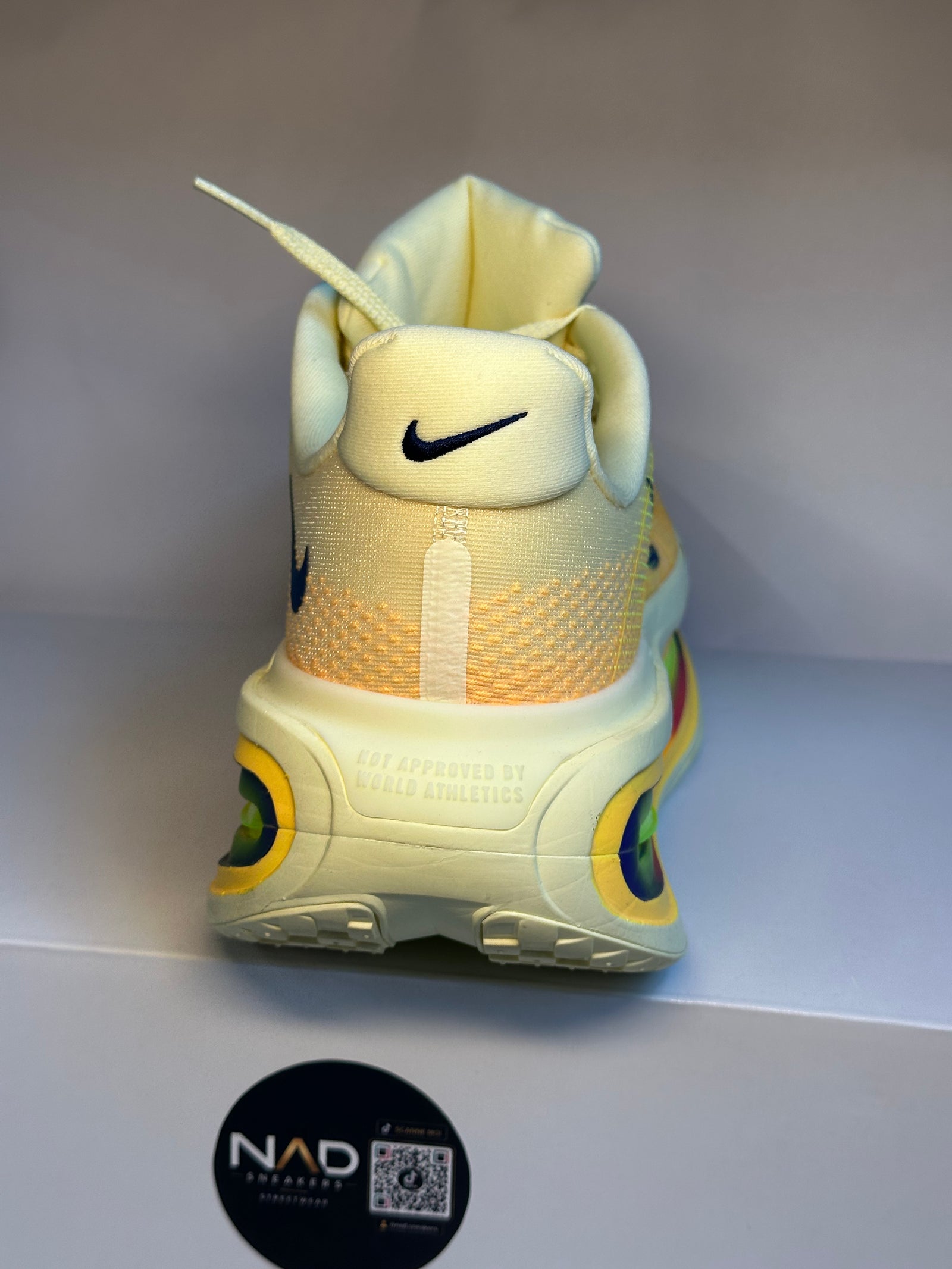 Nike Vomero Premium jaune et orange - dos
