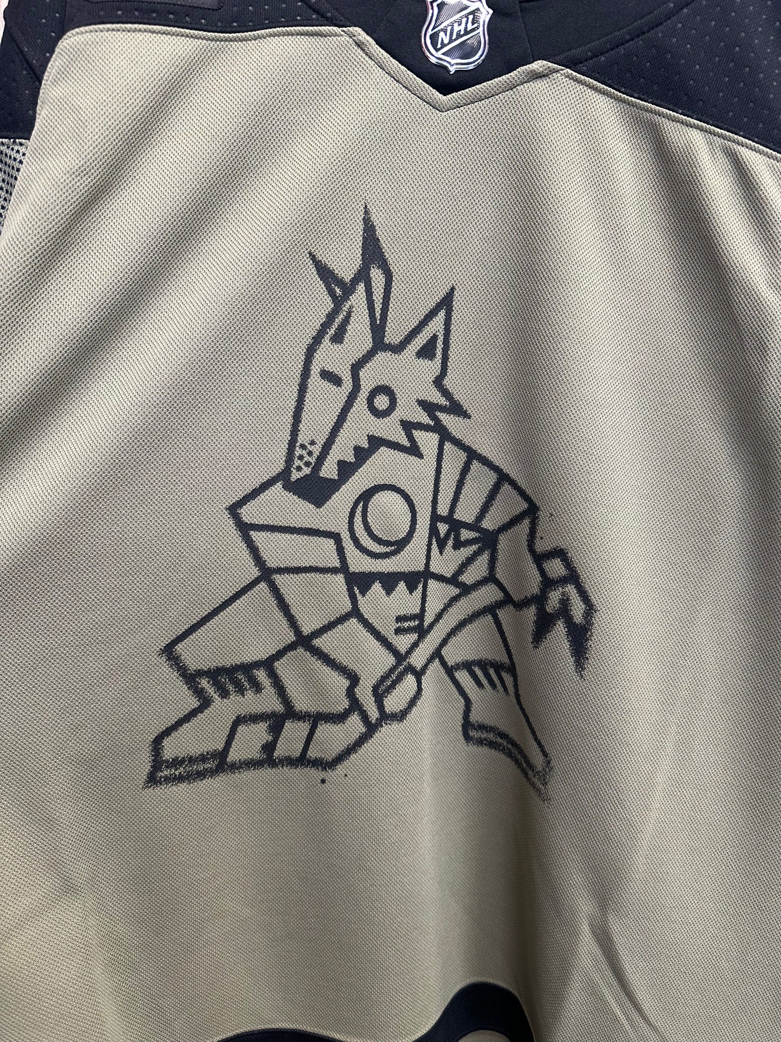Adidas Arizona Coyotes Kachina kaki et noir - détail