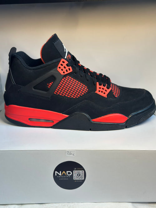 Air Jordan 4 noire et rouge - vue 1