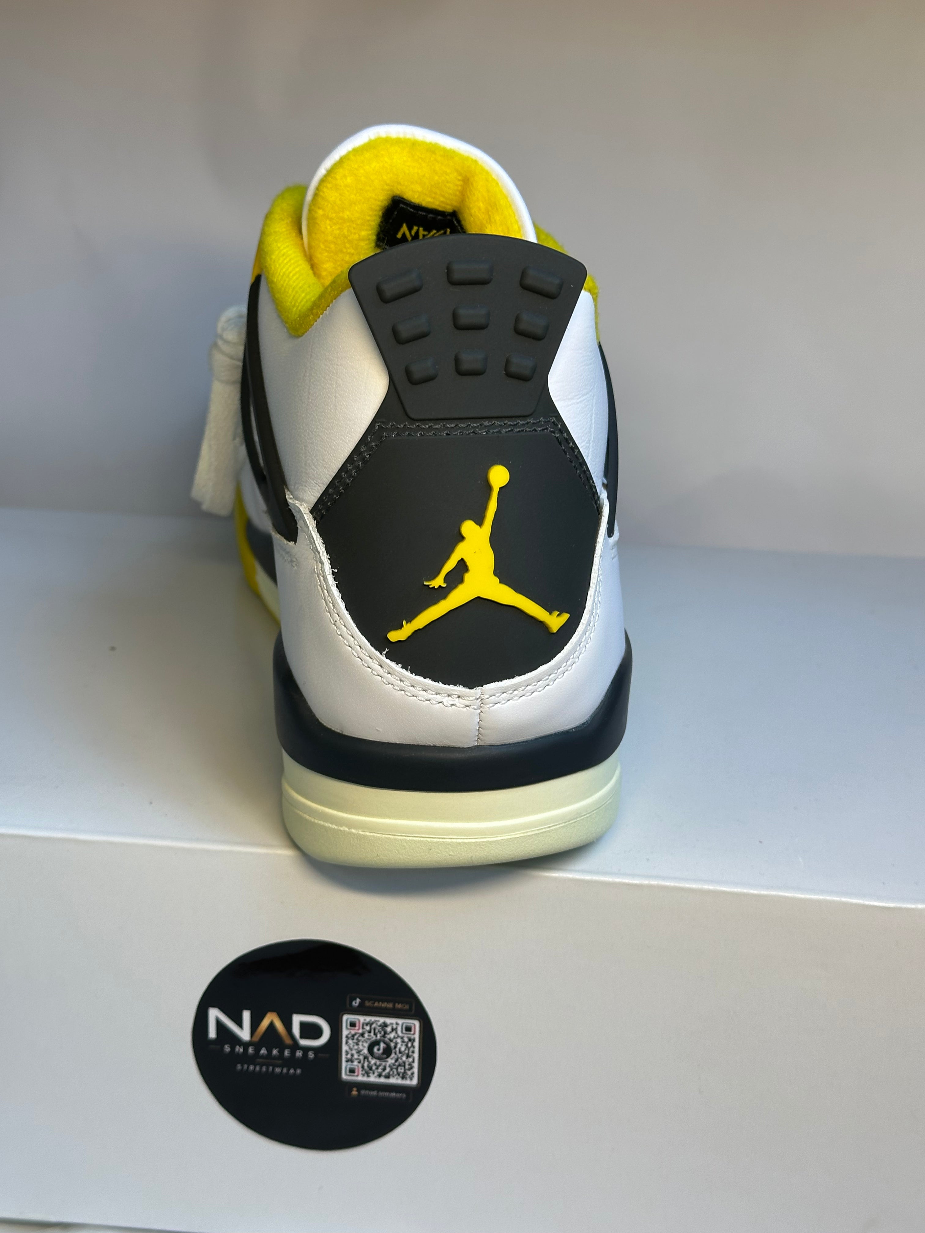 Air Jordan 4 blanche et jaune - vue 3