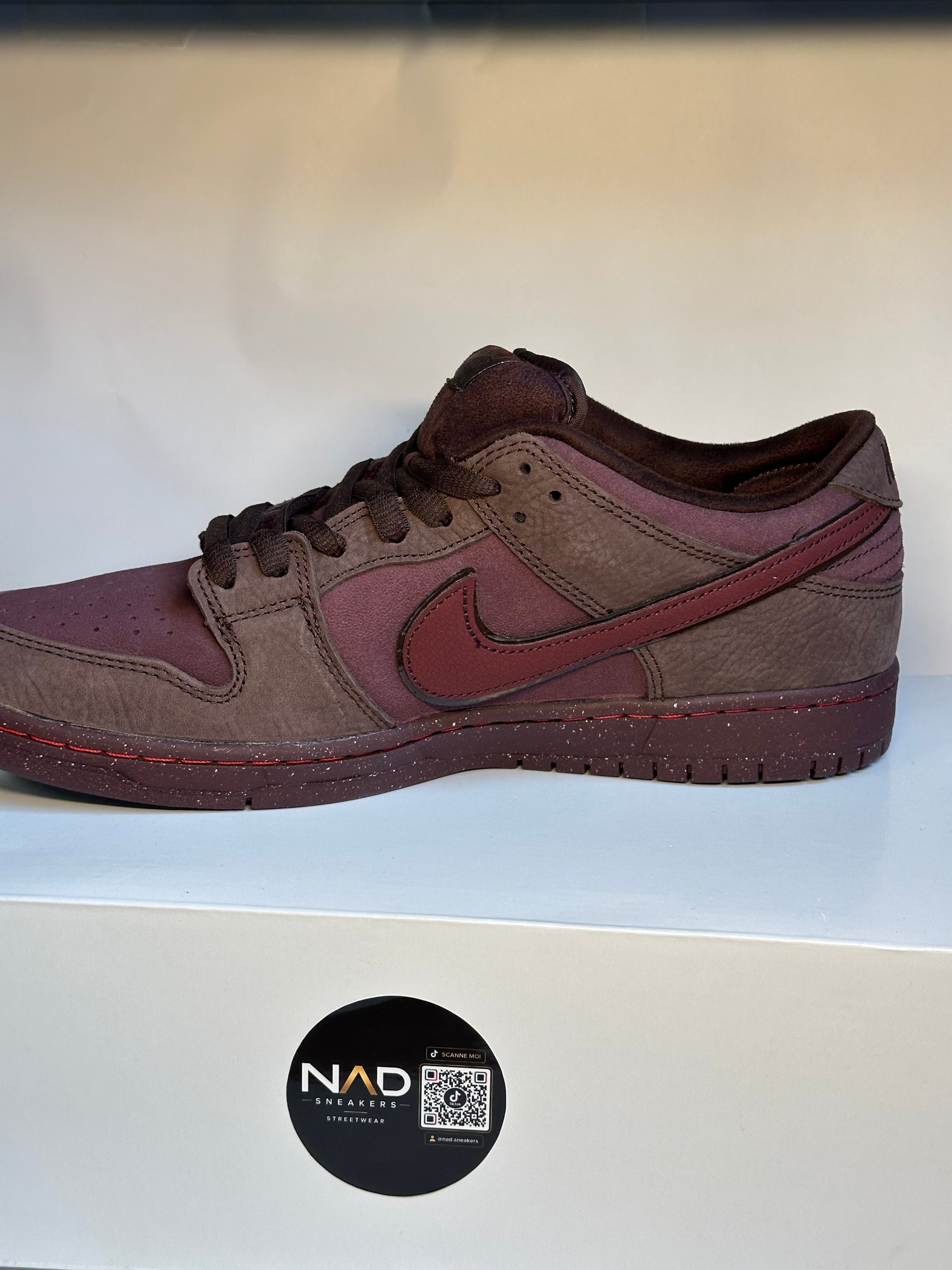 Nike SB Dunk Low Love Burgundy Crush - vue 3