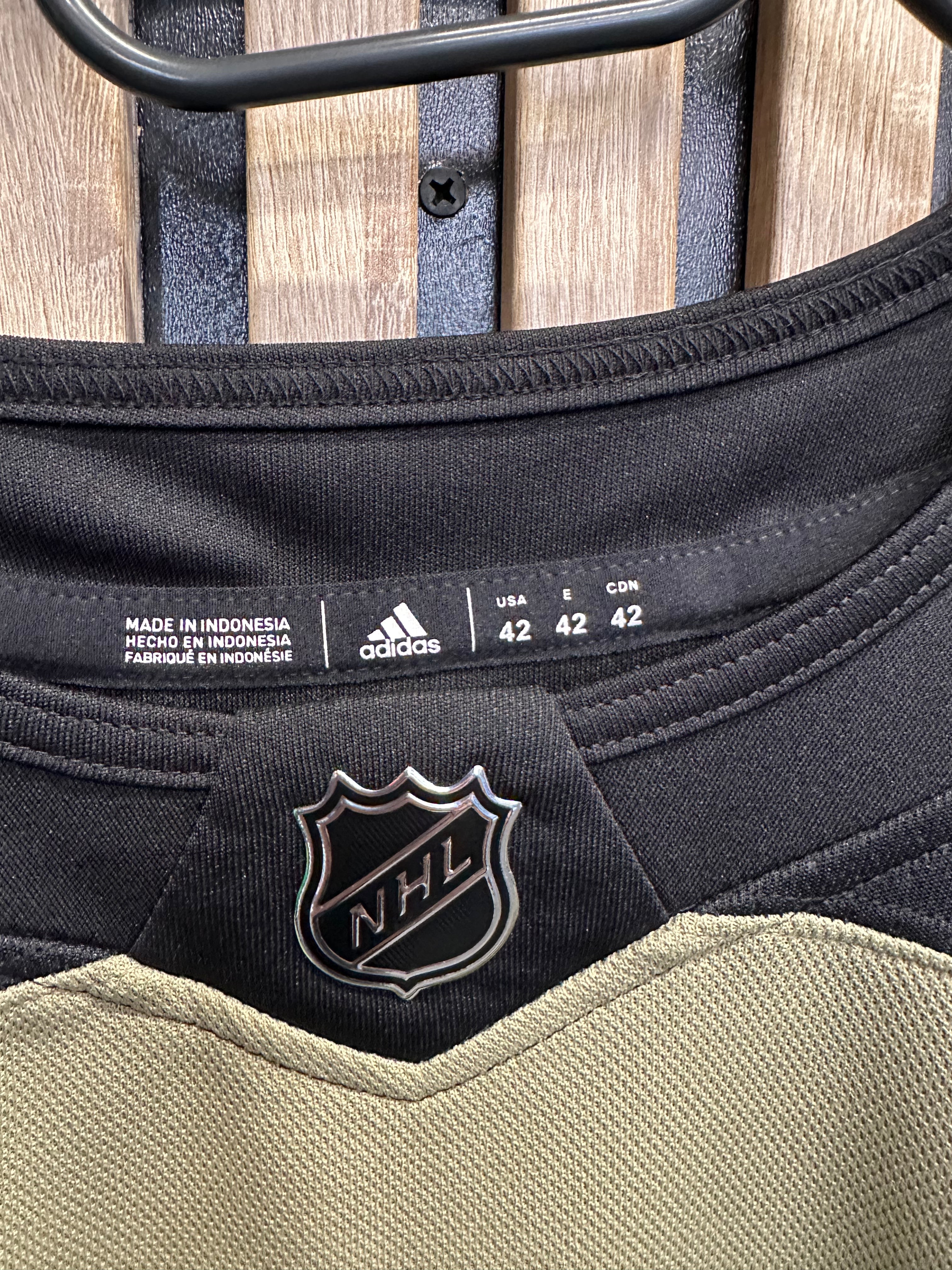 Adidas New York Rangers kaki et noir - étiquette de taille