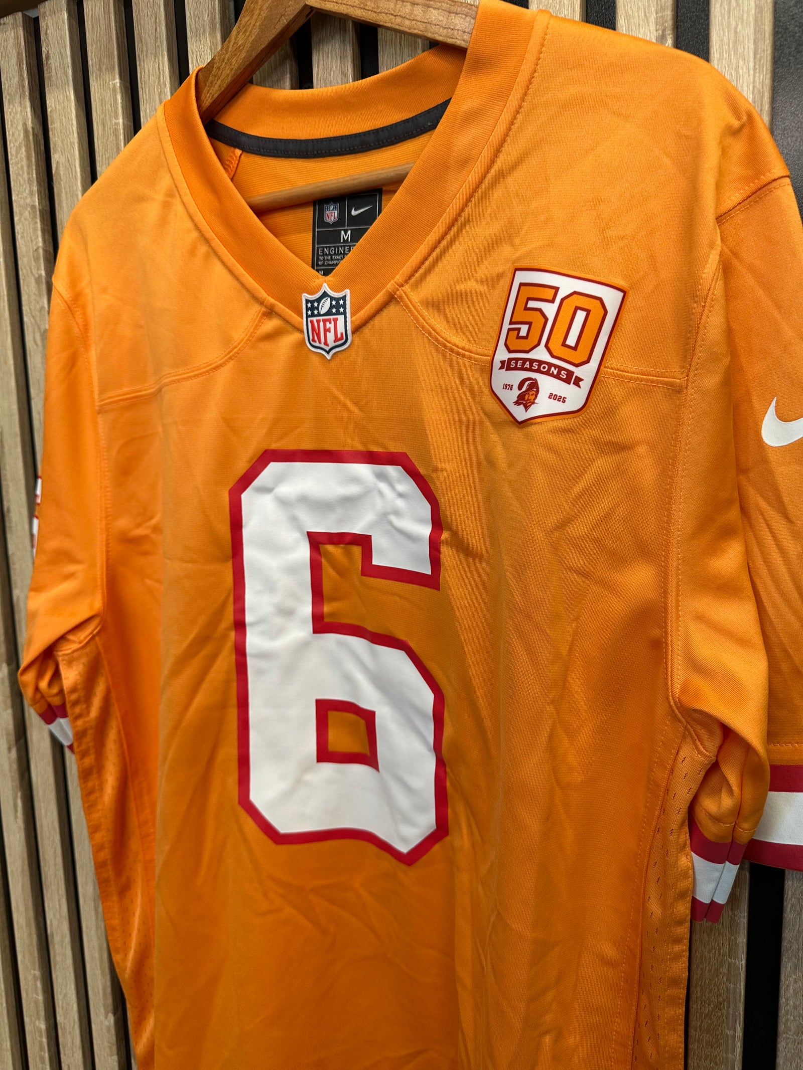 Nike Tampa Bay Buccaneers Mayfield n°6 orange - M - détail avant