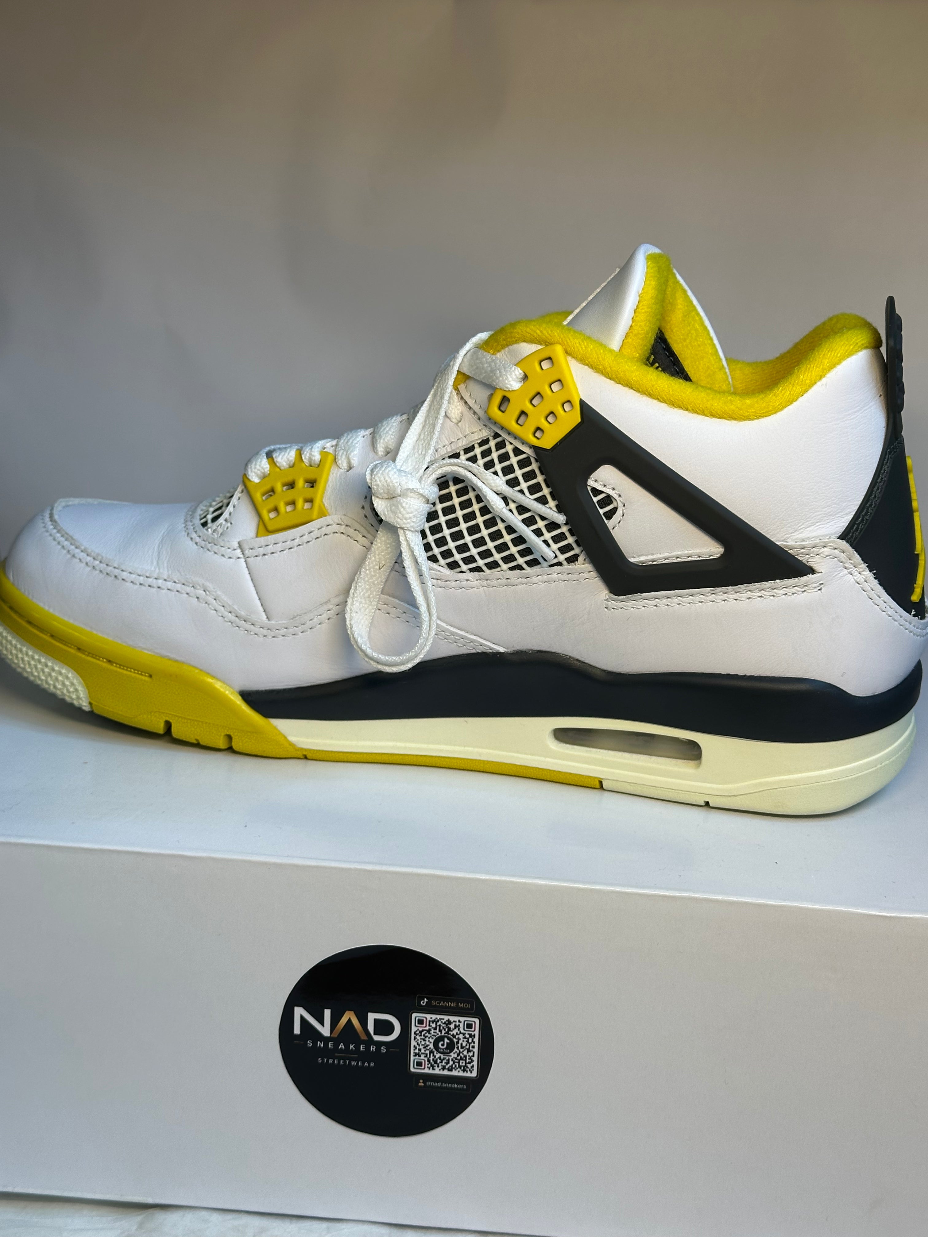 Air Jordan 4 blanche et jaune - vue 4