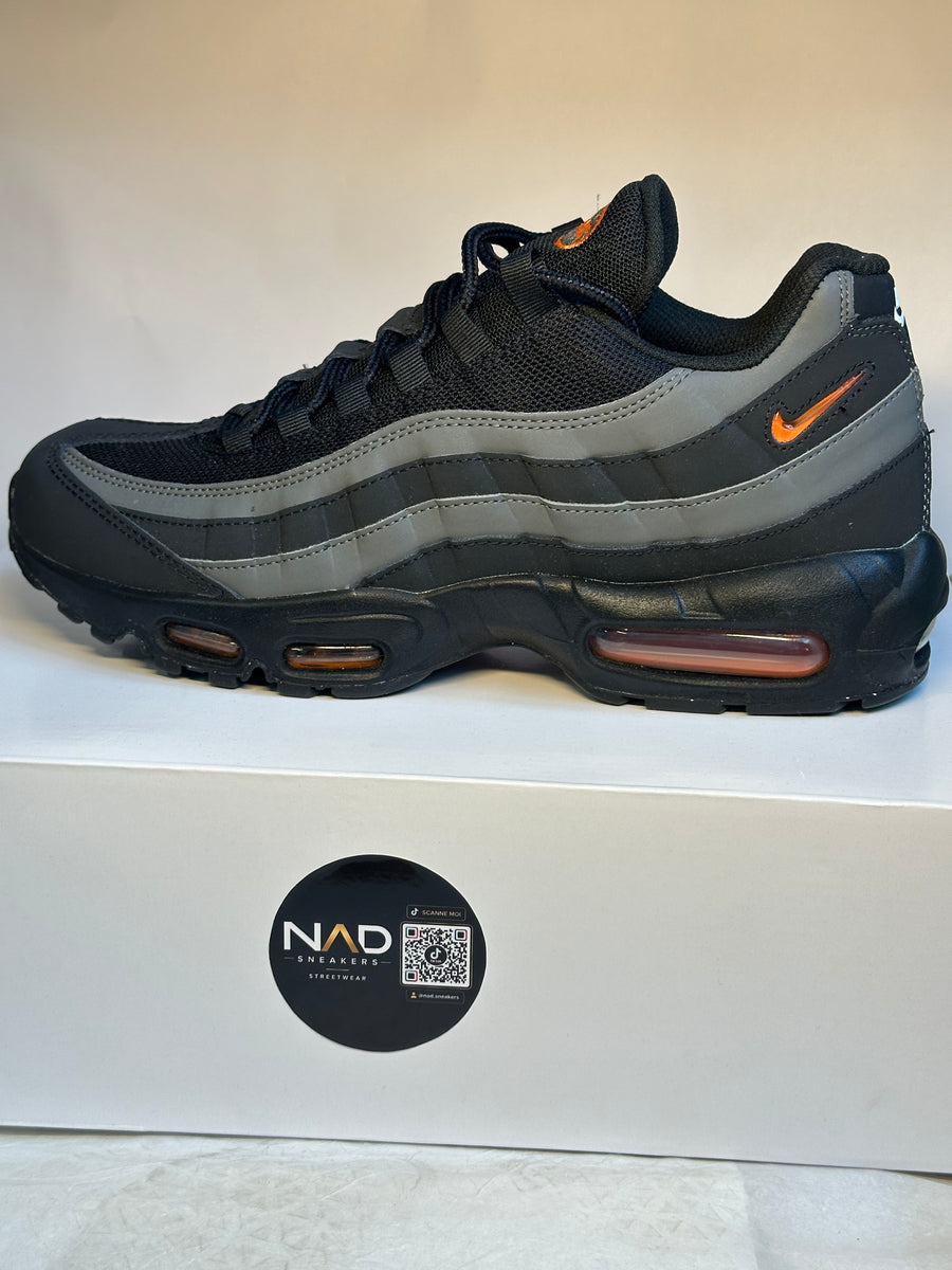 Nike Air Max 95 noire, grise et orange 5