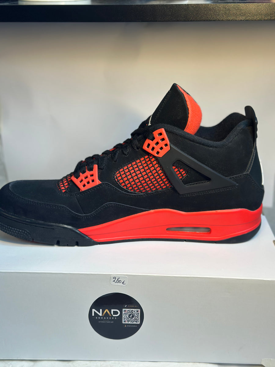 Air Jordan 4 noire et rouge 3