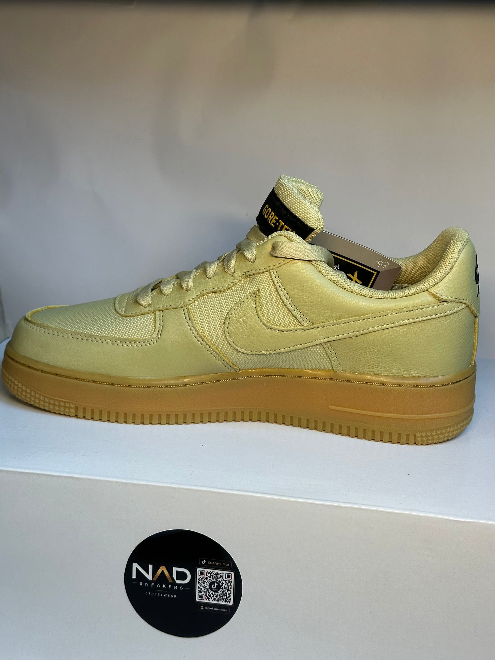 Nike Air Force 1 Low GORE-TEX beige - vue 4