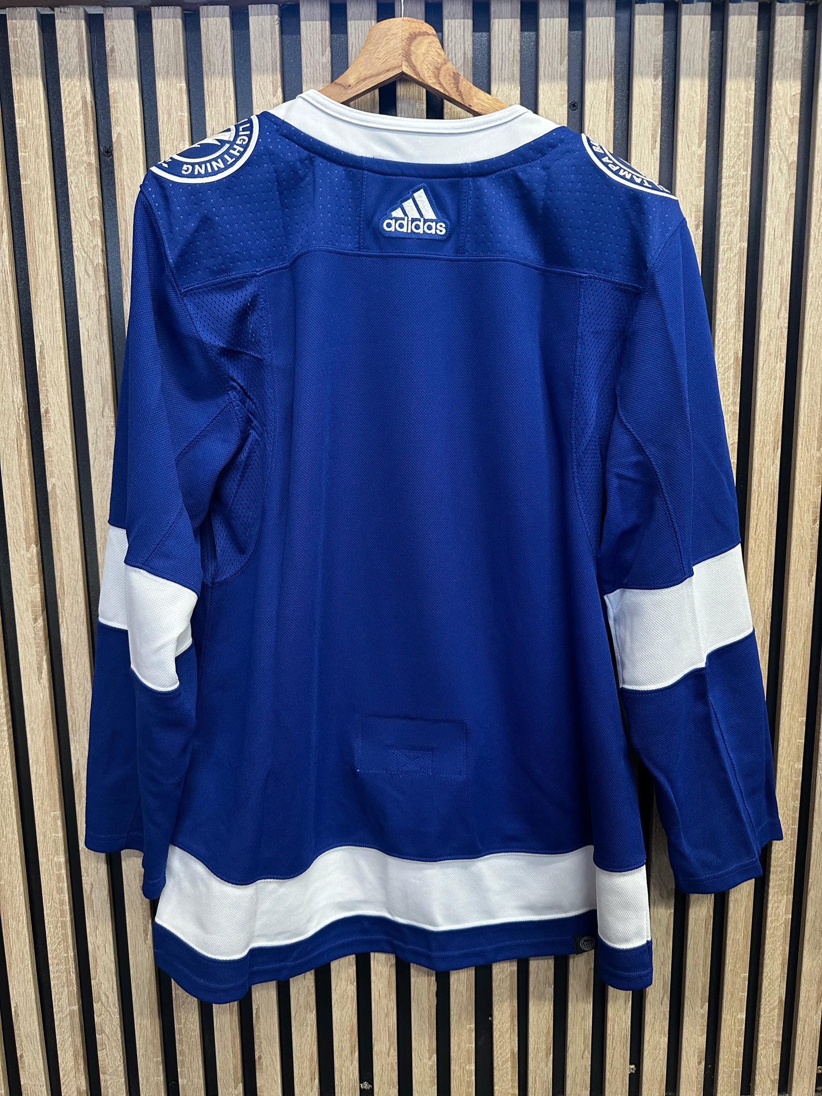 Adidas Tampa Bay Lightning bleu et blanc - vue arrière