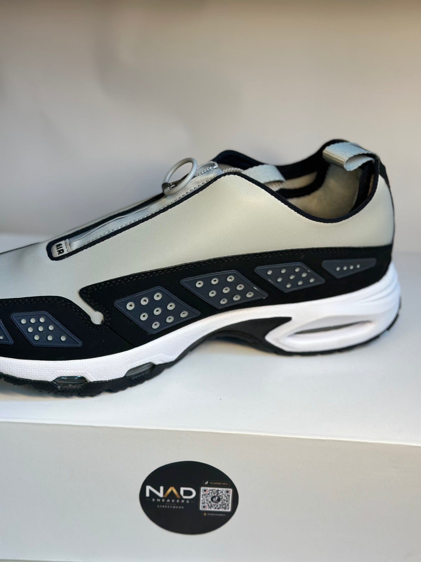 Nike Air Max SNDR grise - vue 1