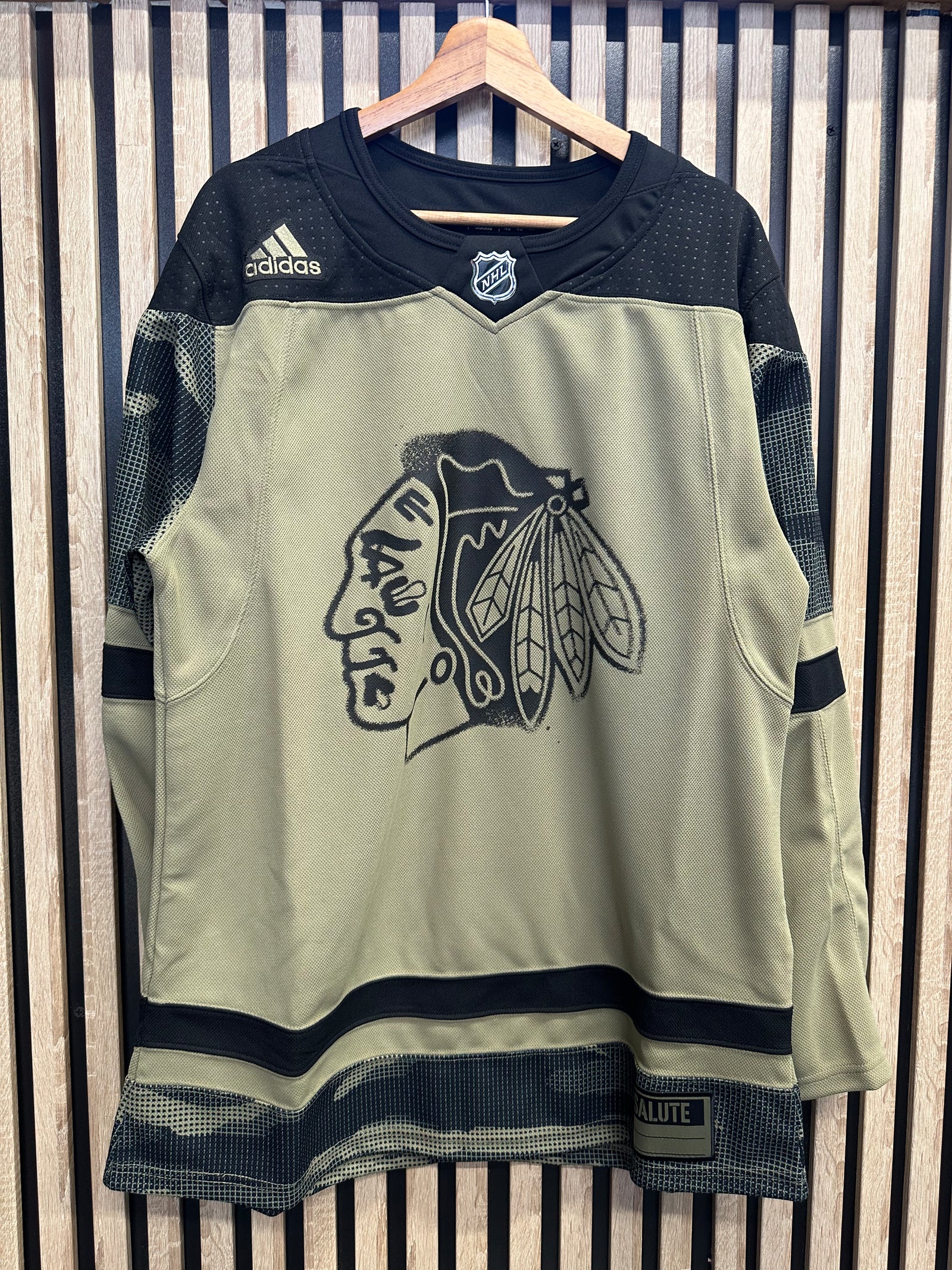 Adidas Chicago Blackhawks kaki et noir - vue avant