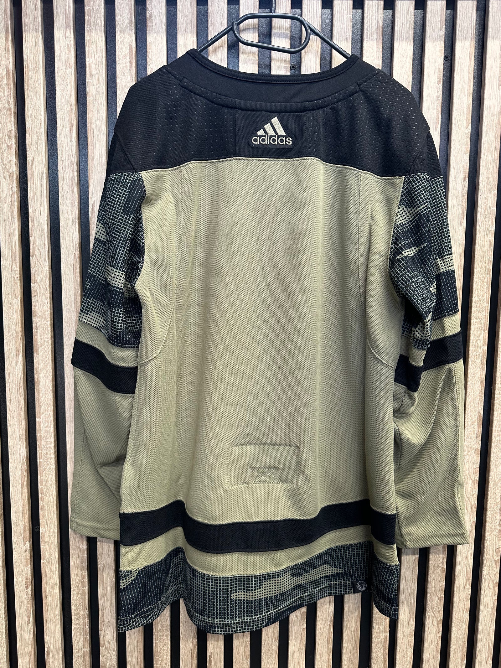 Adidas New York Rangers kaki et noir - vue arrière