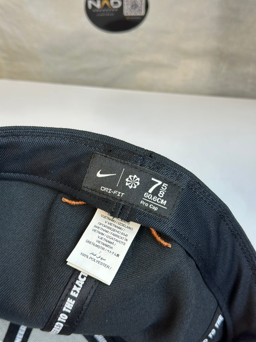 Nike Texas – 7 5/8 4