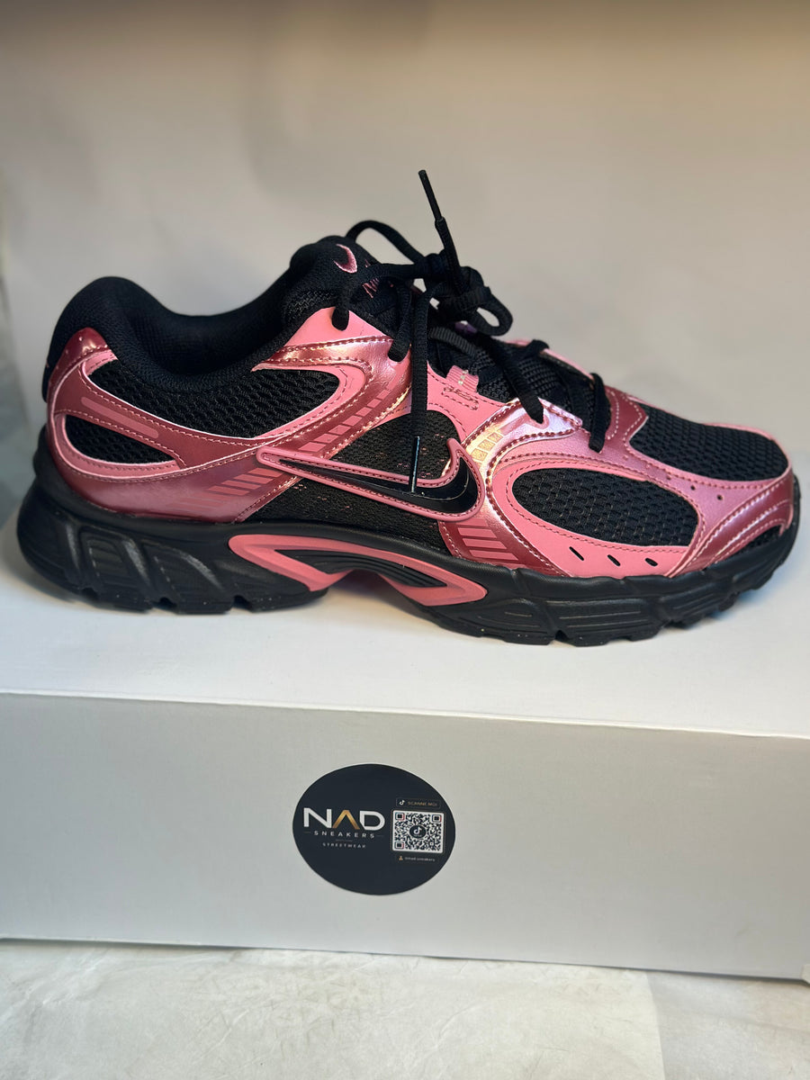 Nike RNR rose et noire 1