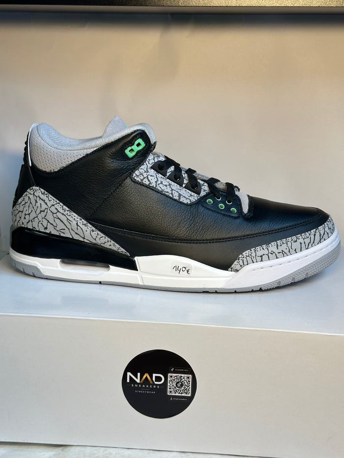 Air Jordan 3 Retro Green - profil pointant vers la droite