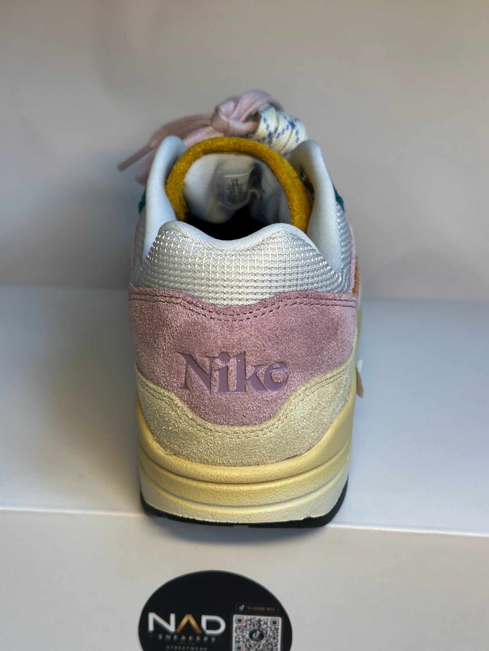 Nike Air Max 1 rose, crème et multicolore - vue 2