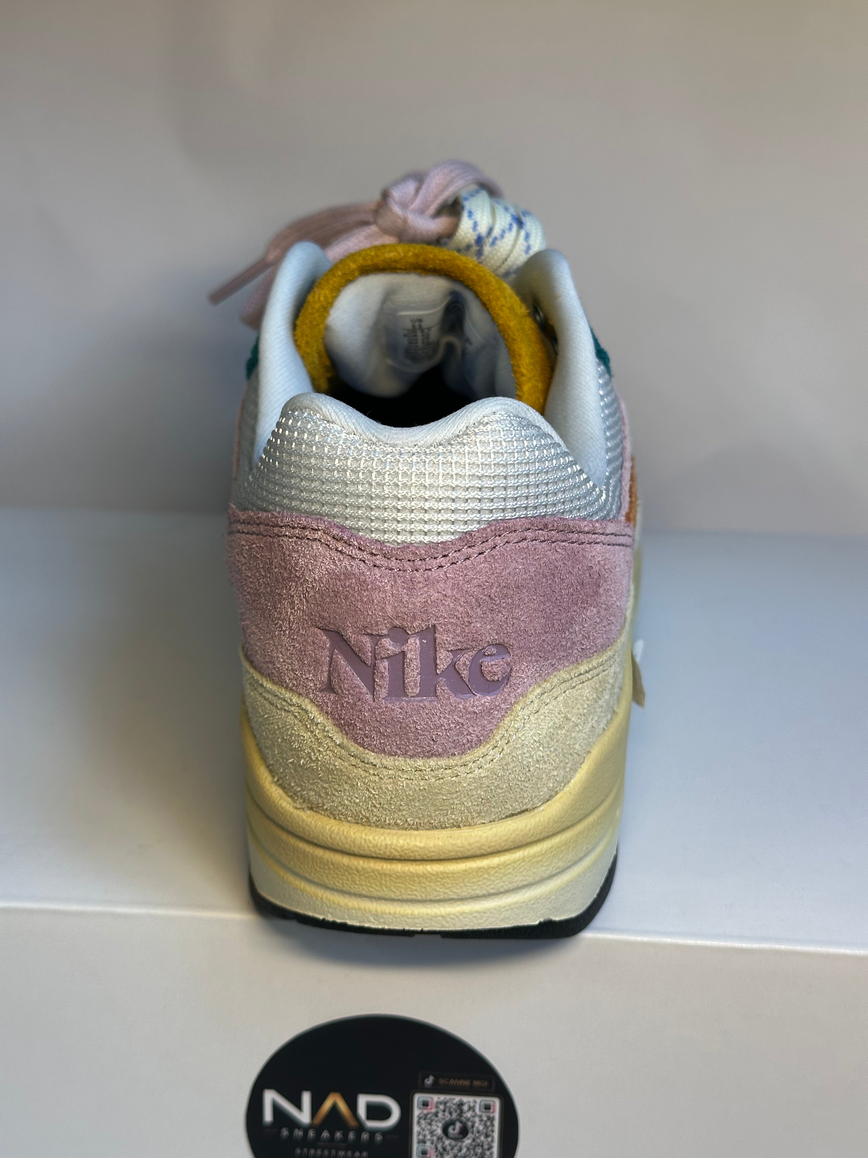 Nike Air Max 1 rose, crème et multicolore - vue 2