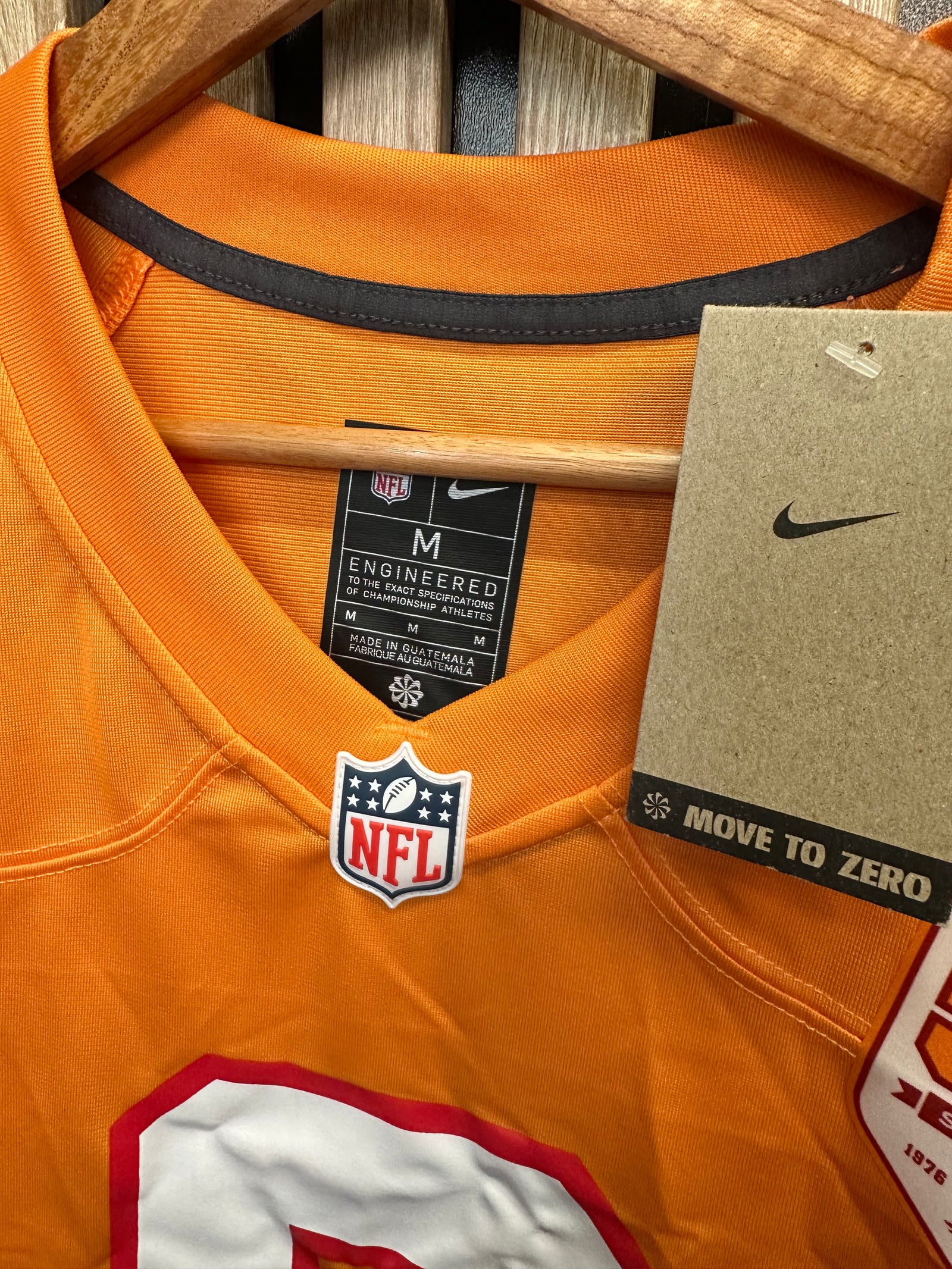 Nike Tampa Bay Buccaneers Mayfield n°6 orange - M - étiquette de taille